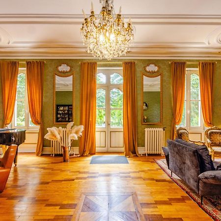 Готель Le Manoir Du Thouron Saint-Sulpice  Екстер'єр фото