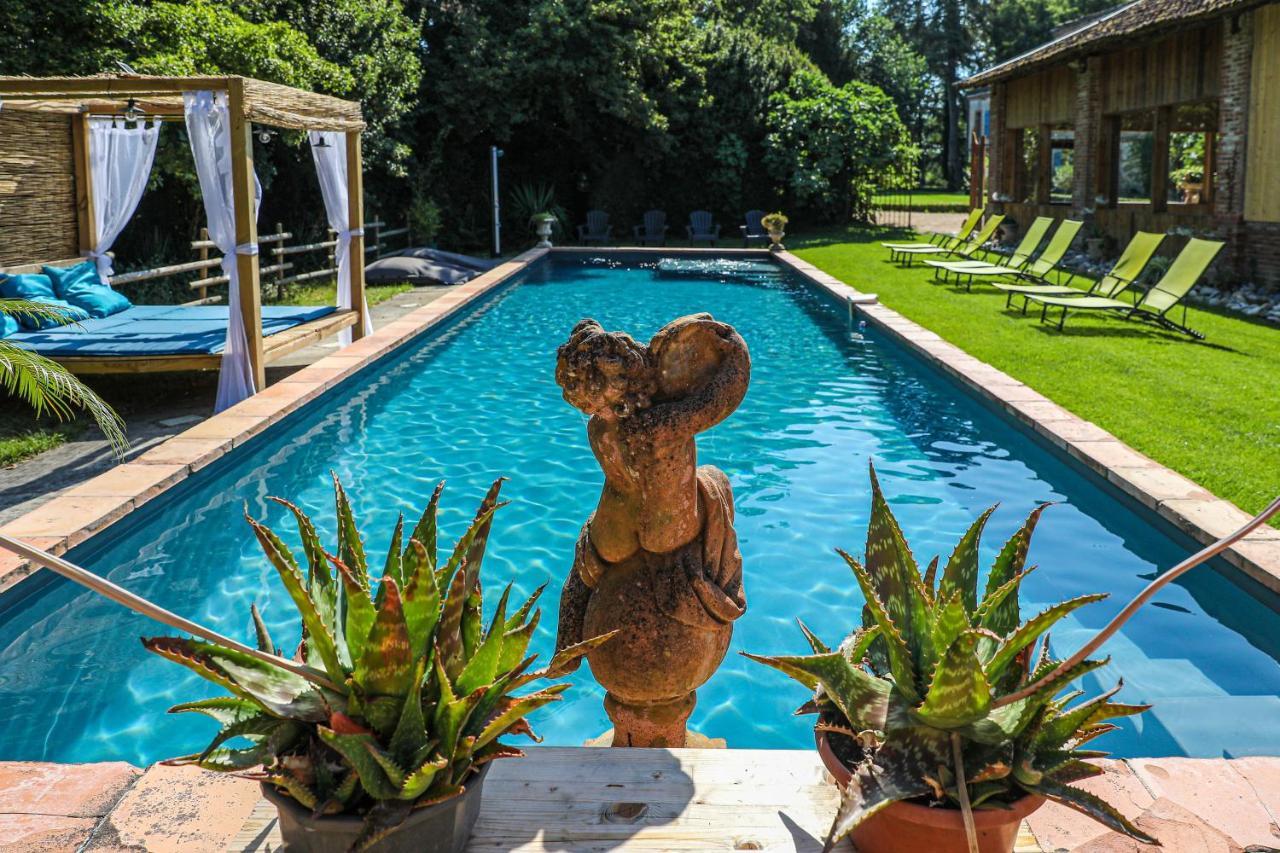 Готель Le Manoir Du Thouron Saint-Sulpice  Екстер'єр фото