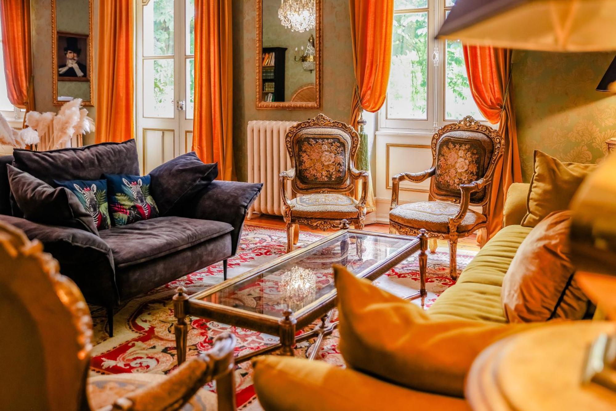 Готель Le Manoir Du Thouron Saint-Sulpice  Екстер'єр фото