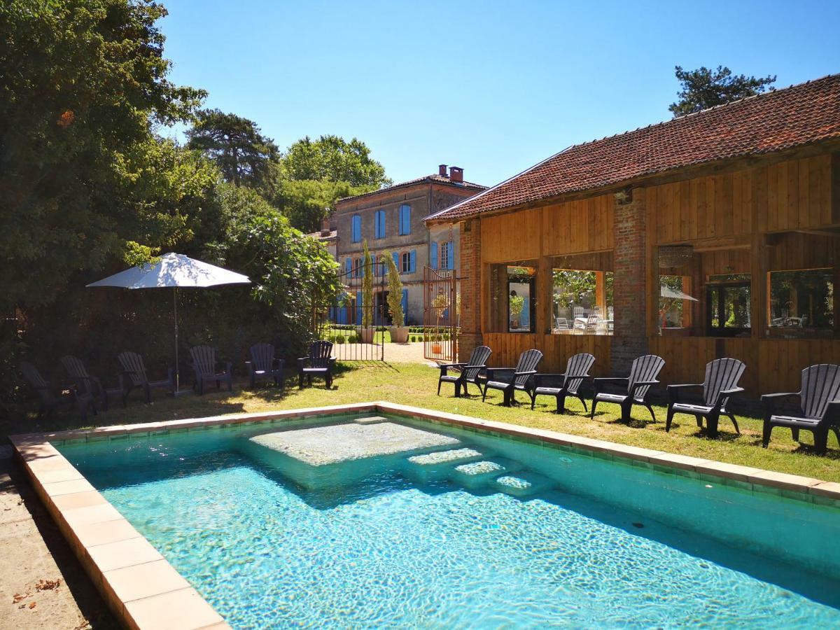 Готель Le Manoir Du Thouron Saint-Sulpice  Екстер'єр фото